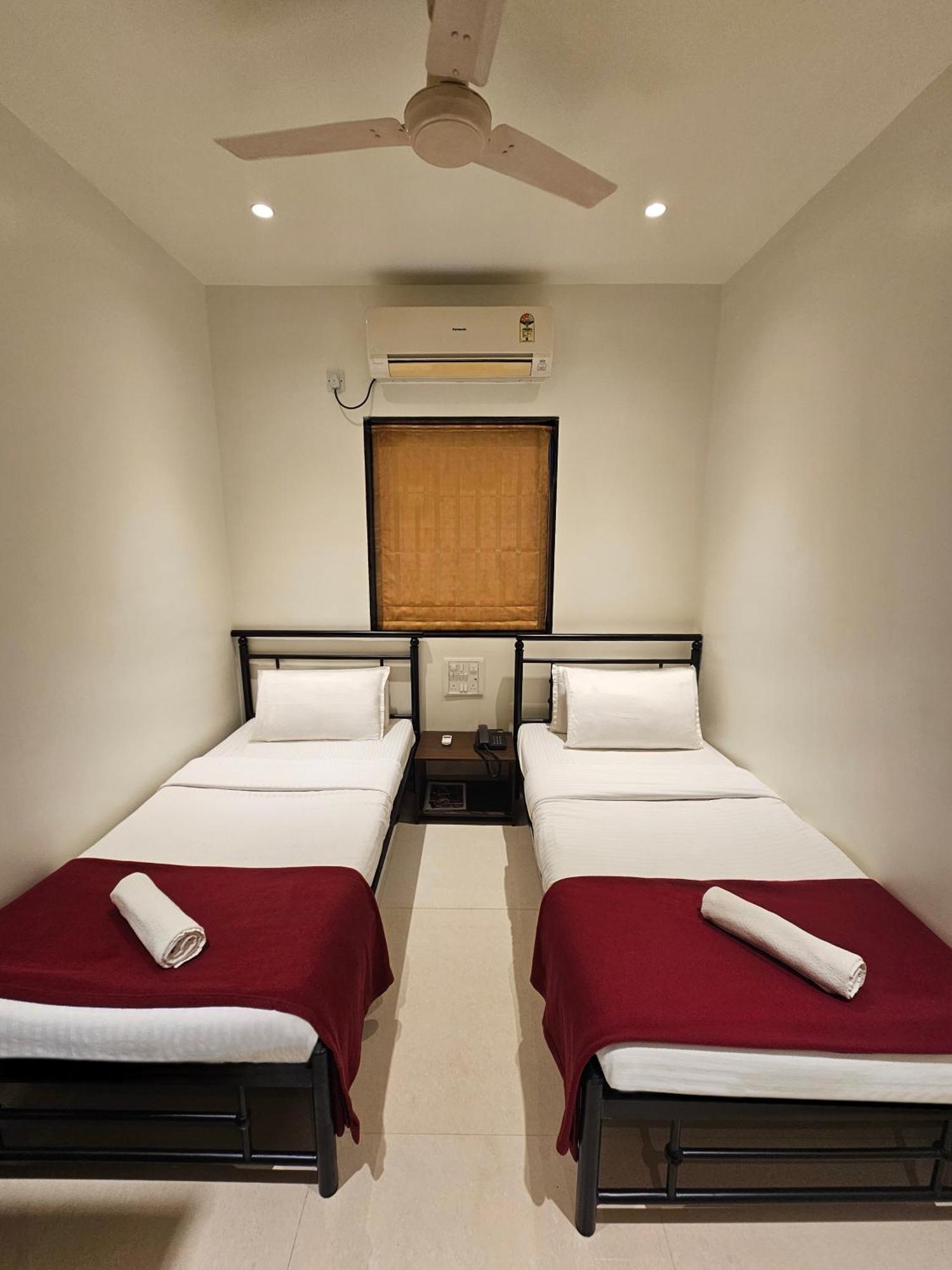 Hotel Kumkum Mumbai Exteriör bild