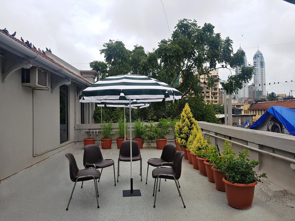Hotel Kumkum Mumbai Exteriör bild