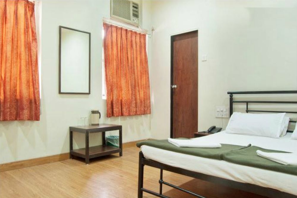 Hotel Kumkum Mumbai Exteriör bild